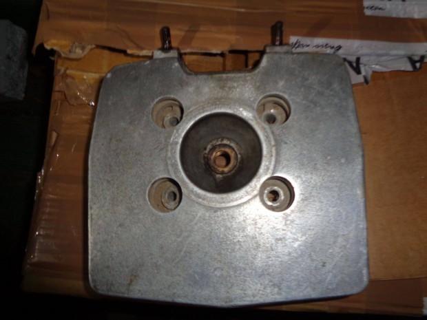 MZ Ts 250/1 perselyezett hengerfej