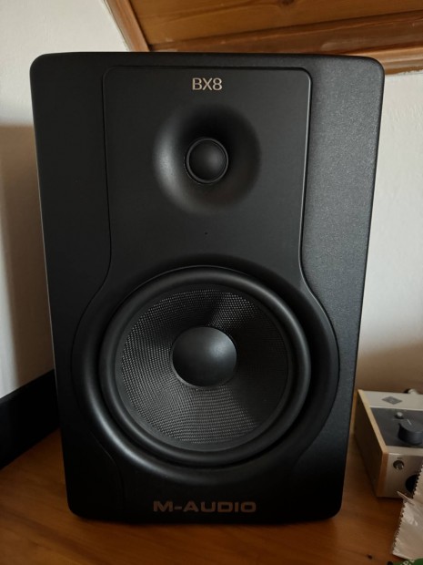 M-Audio BX8 D2 elad