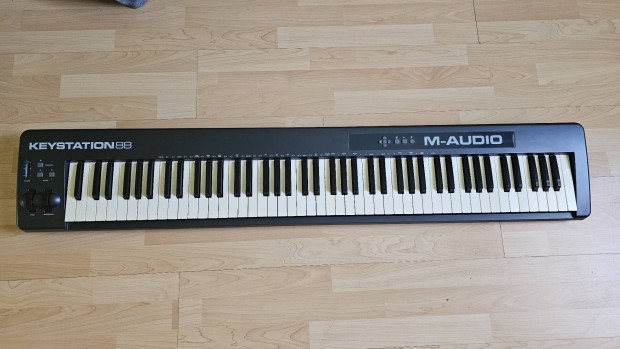 M-Audio Keystation 88 MIDI billentyzet