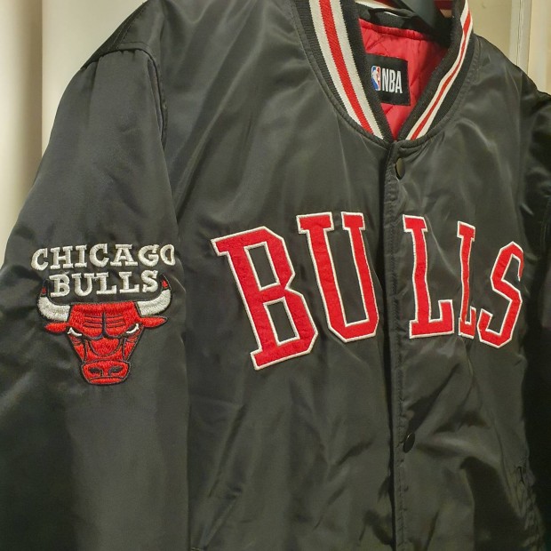 M-es Chicago Bulls NBA varsity bomber dzseki kabt