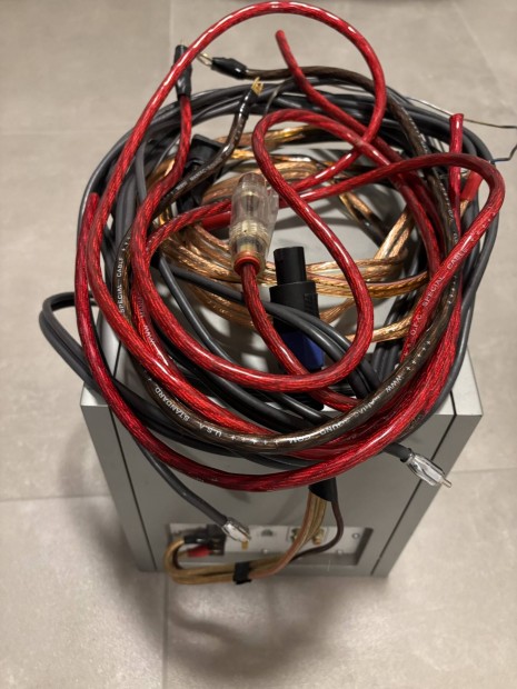 Mac Audio Compact akt�v m�lynyom� aut�ba