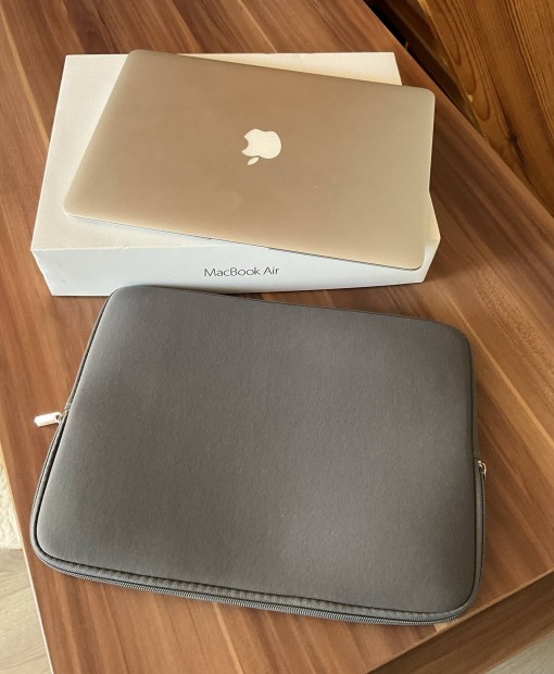 Macbook 13" 2015 128GB magyar jszer tartozkaival