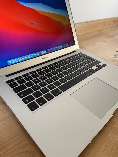 Macbook Air 13.3-inch, Early 2015