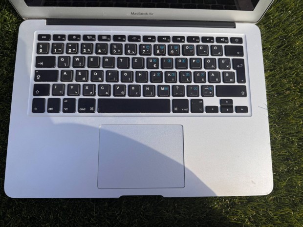 Macbook Air 13 (2015 v eleje )