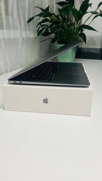 Macbook Air 13, 2020, 512 GB SSD, 8GB RAM