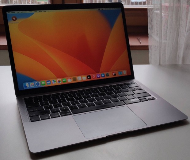 Macbook Air 13" - 2019, i5, 8/256GB, garancia