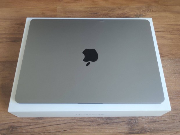 Macbook Air 14" - 2022, M2, 8/256GB, garancia, doboz