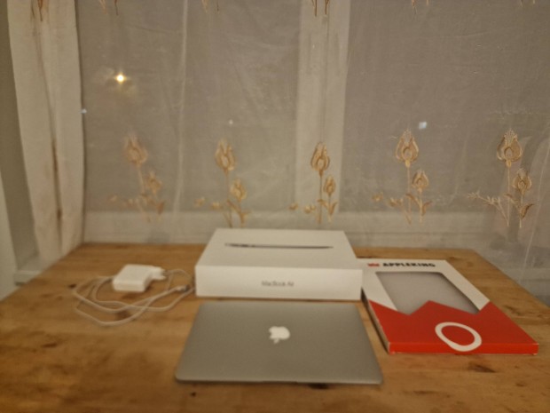 Macbook Air 2013 i5  4gb ram 120gb ssd