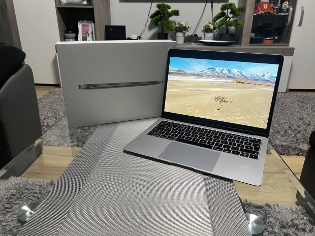 Macbook Air 2019 jszer i5 8210Y 8 GB 128 SSD Magyar Bill