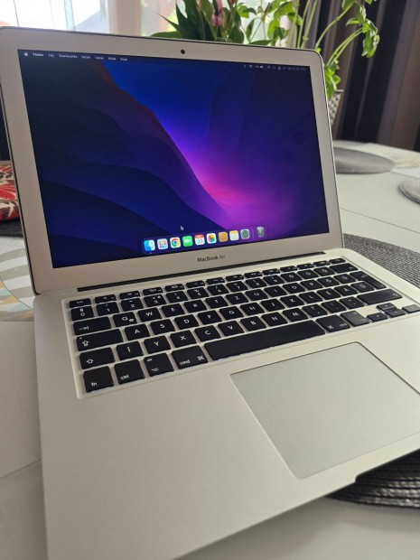 Macbook Air Early 2015 (j akku!)