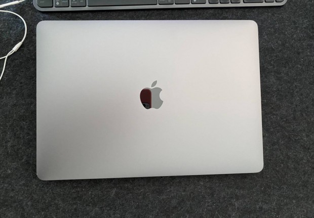 Macbook Air - Retina, 13-inch, 2019, 250GB