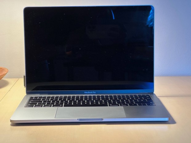 Macbook Pro 13" 2017 8GB RAM 256GB SSD