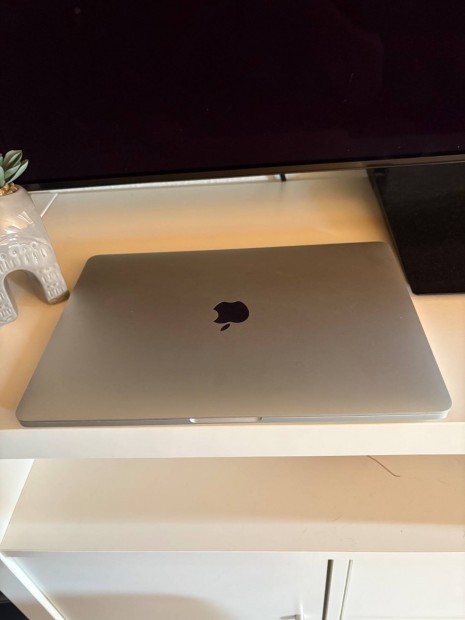Macbook Pro 13 (2020, M1)