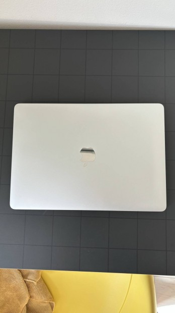 Macbook Pro 13" M1 8/512 Touchbar