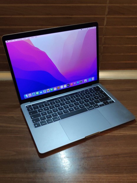 Macbook Pro 13" M1 - 2021 gyrts, 512GB, touchbar - garancia (#63)
