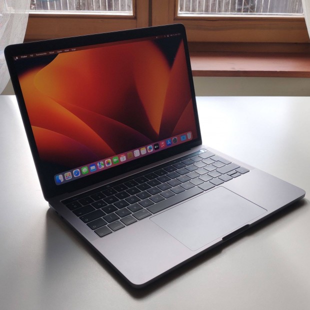 Macbook Pro 13" - 2018, 4 mag i7, 16/512GB, touchbar, garancia