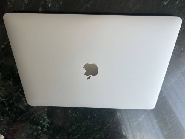 Macbook Pro 13-inch 2020 M1