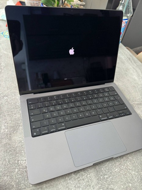 Macbook Pro 14" M1 Pro 16/512 - Magyar billentyzet