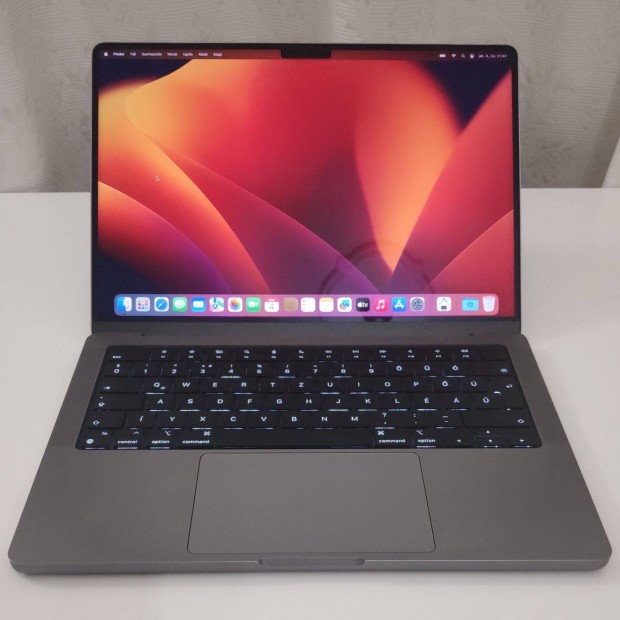 Macbook Pro 14" - 2024 gyrts, M3 Pro, 36GB/1Tera, 18 ciklus, Apple