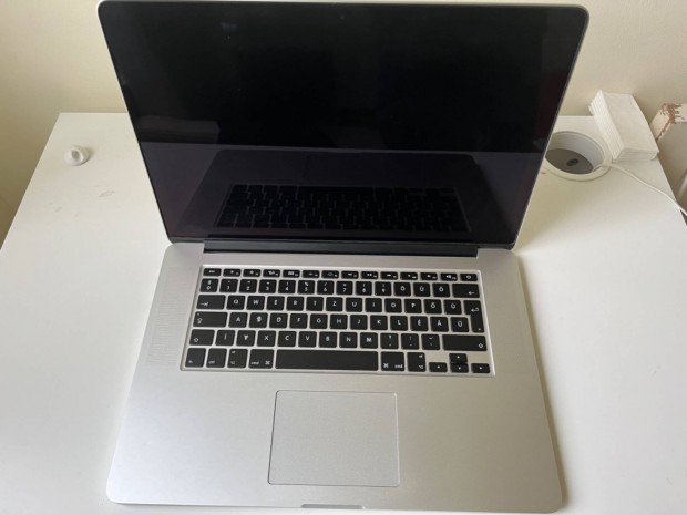 Macbook Pro 15" 2015 magyar billentyzet