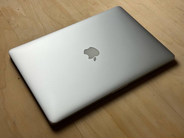 Macbook Pro 15" Retina (Silver / Ezst)