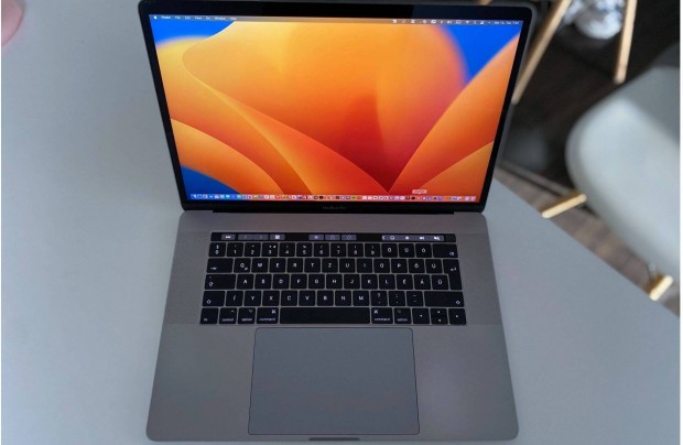 Macbook Pro 15" (2017) Retina16GB/ 512GB SSD Touch Bar/ID