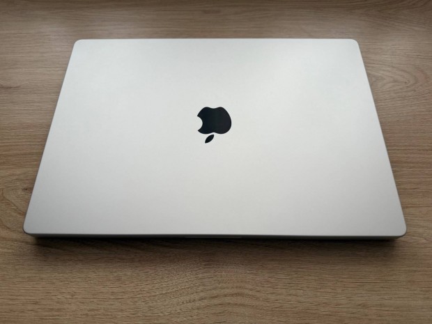 Macbook Pro 16" 32 GB RAM (2TB SSD)