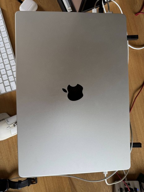 Macbook Pro 16" (2021, M1 Pro) 2024.04 vásárolt