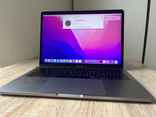 Macbook Pro 2017 13"Retina Touchbar i7-7567 16GB/500GB , zletbl