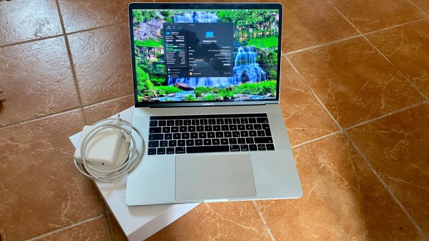 Macbook Pro 2017, 3.1 GHz i7, 16 GB Ram, 4 GB Radeon Pro 560, 2TB SSD