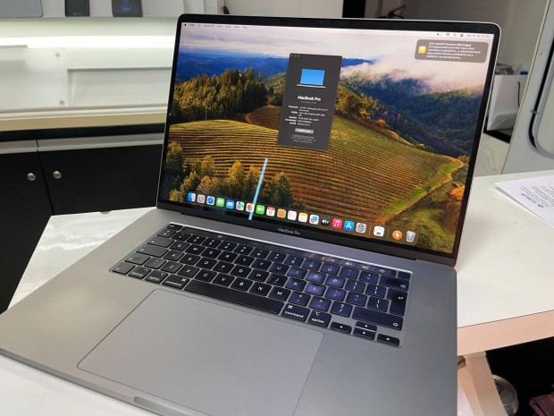 Macbook Pro 2019 16" Spacegray i7 (6mag) 16GB 500GB ssd Radeon Pro 530
