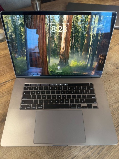 Macbook Pro 2019 16" **1TB SSD** **32GB**