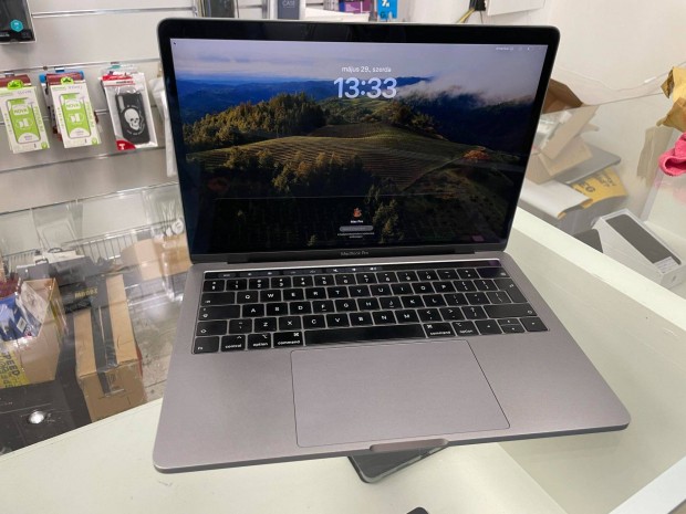 Macbook Pro 2019 / i7 / Touch Bar / 16GB / Szmla / Garancia