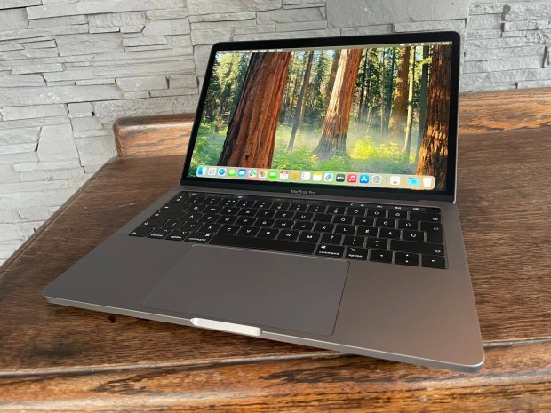 Macbook Pro 2019 jszer llapotban/13,3" Retina/Touch bar/8Gb/128Gb/