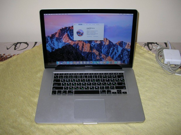 Macbook Pro A1286 ( jszer llapotban van )