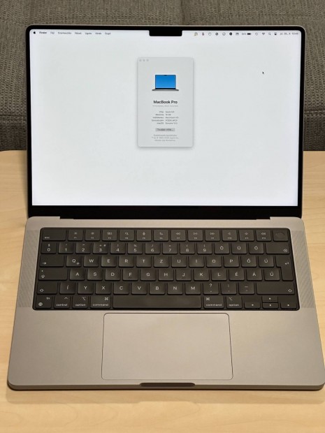 Macbook Pro M3 14" 16GB RAM / 512GB SSD makulátlan