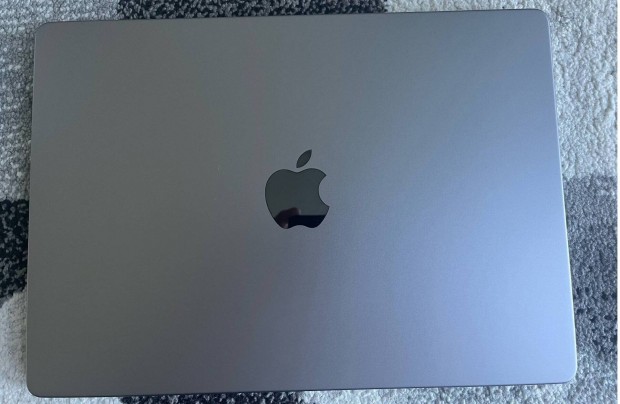 Macbook Pro M3 8Gb / 512 Gb asztroszrke hibtlan llapotban elad