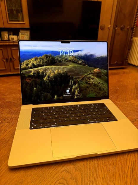 Macbook Pro Retina 16" 2021, M1 Pro 16GB RAM / 512 SSD