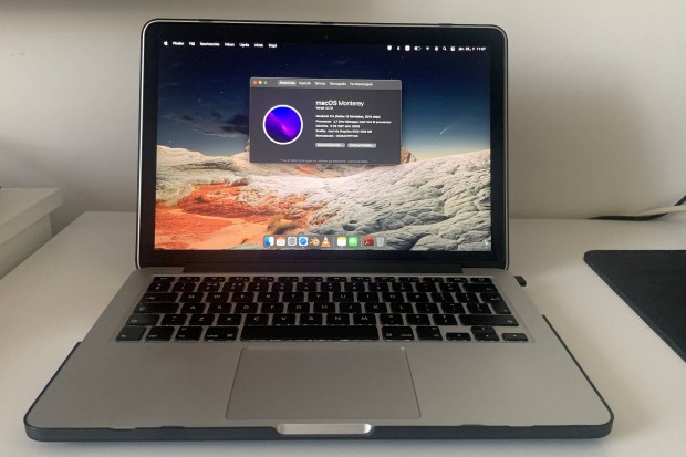 Macbook Pro  13" Retina i5 1TB  2015 eleje