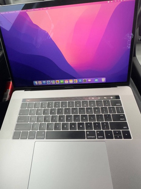 Macbook Pro '15col- i7 - 16GB RAM - 256GB SSD - Azonnal elvihet!