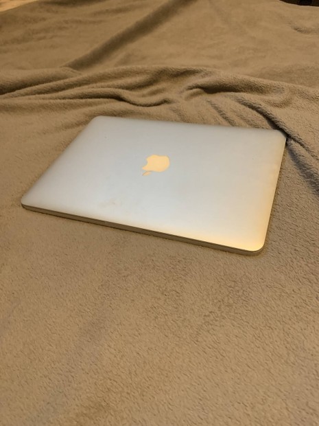 Macbook Pro elad