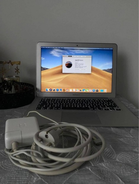 Macbook,laptop