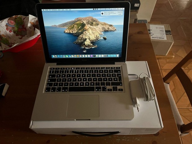 Macbook pro 13" Dobozban