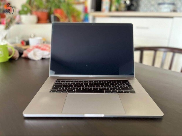 Macbook pro/ 2019 / 15 / i7 / 32GB / 500GB ssd