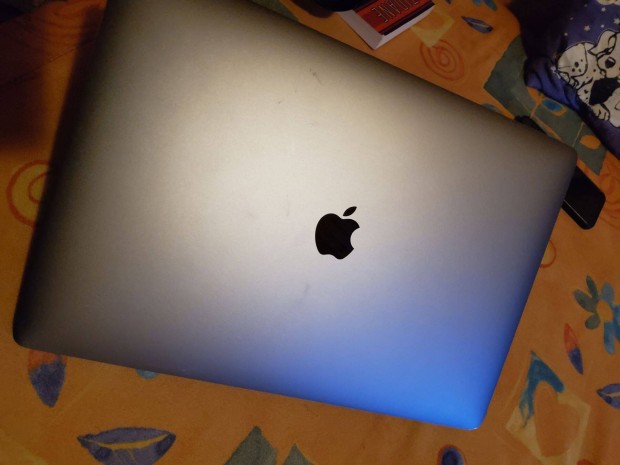 Macbook pro j llapotban elad