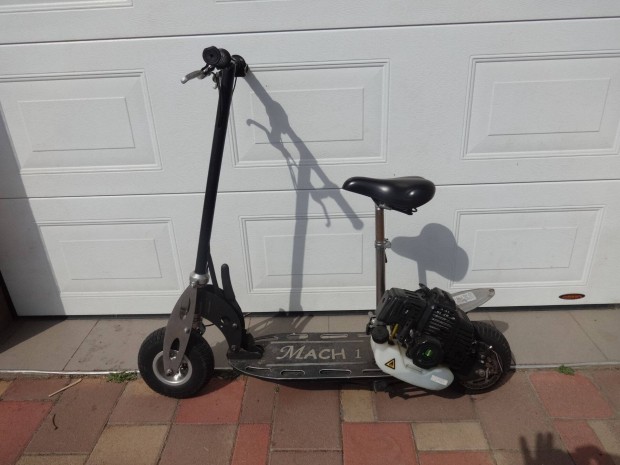 Mach1 benzinzem roller