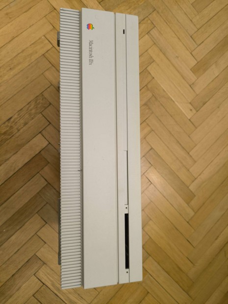 Macintosh Iifx - üres ház - kiváló állapotban