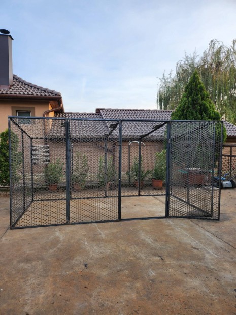 Macska kennel tetővel (4*2,m)
