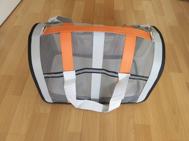 Macska ny�l sz�ll�t� t�ska