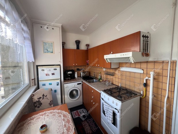 Magasan Sopron v�ros felett, m�gis k�zel mindenhez.